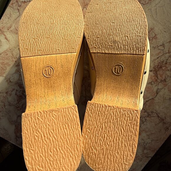 AE Women's Bohemian Heeled Clog - Picture 6 of 8